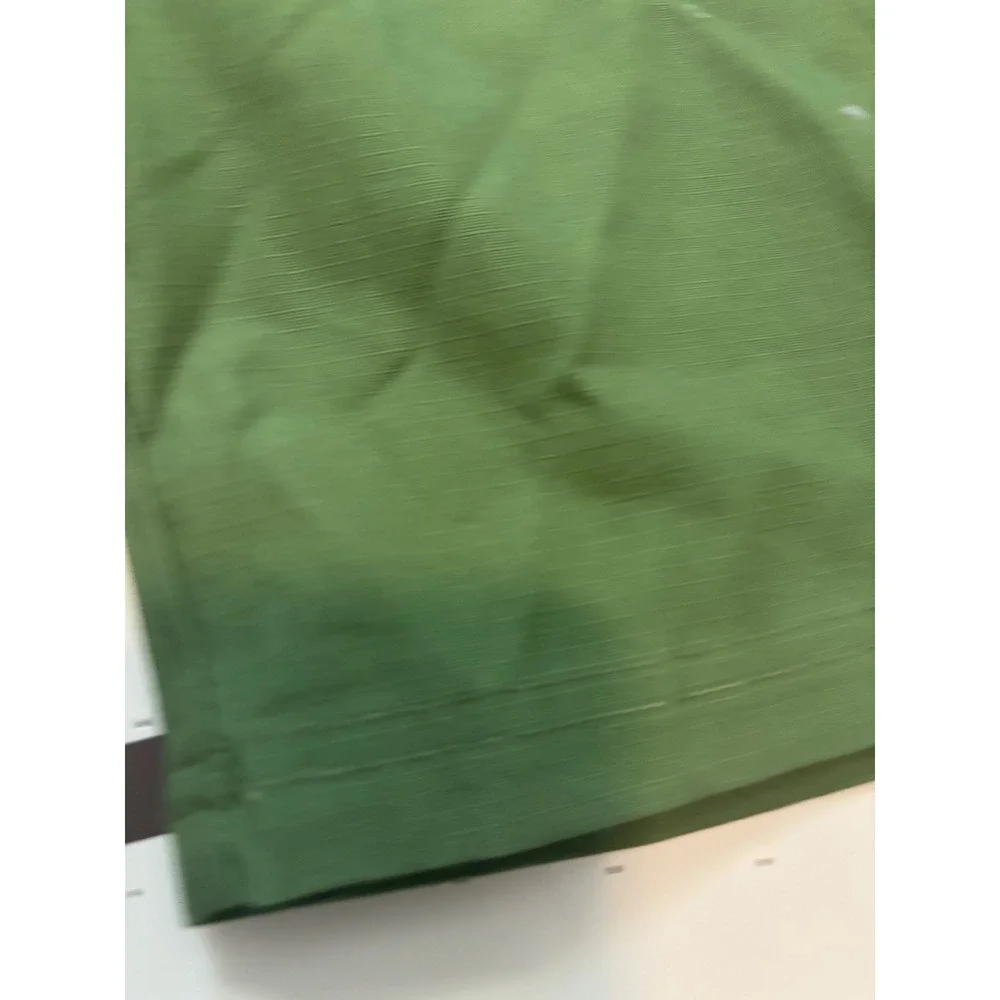 811 Eddie Bauer Mens Cargo Shorts Green Utility Size 34 NWT few string issues.
